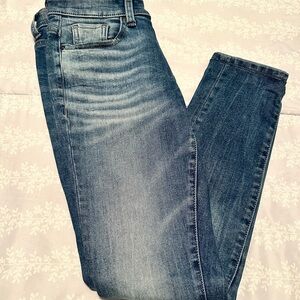 BKE Buckle: Stella Slim Fit Skinny Jeans. Size 26